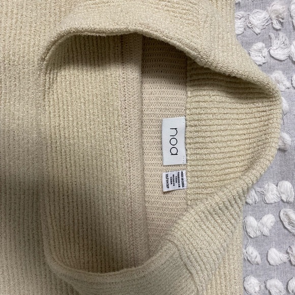 NOA ottoman - Picture 2 of 2